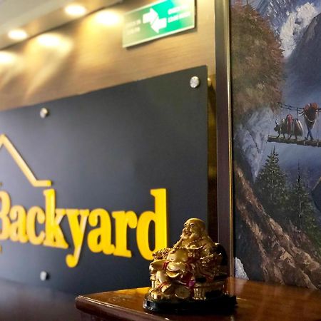 Backyard Hotel Катманду Экстерьер фото