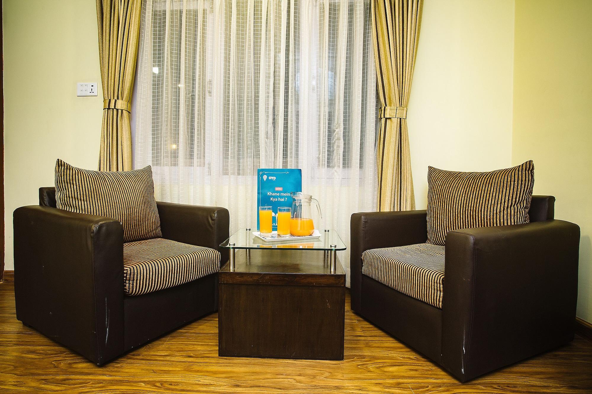 Backyard Hotel Катманду Экстерьер фото