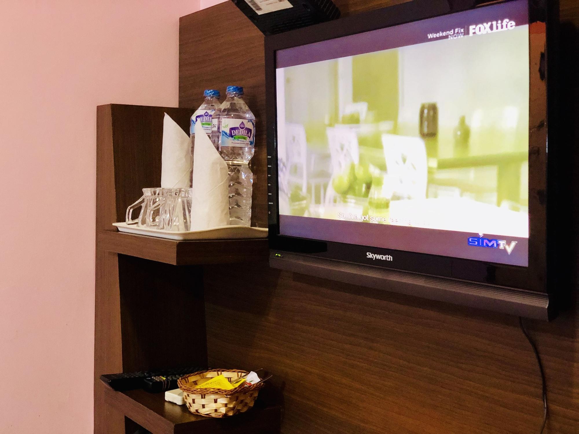 Backyard Hotel Катманду Экстерьер фото