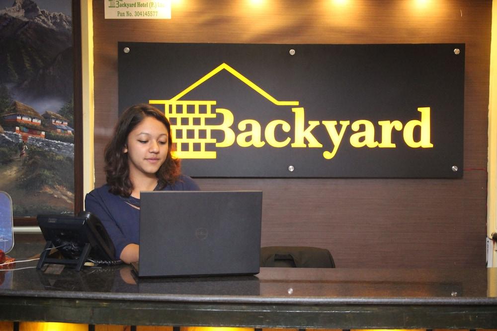 Backyard Hotel Катманду Экстерьер фото