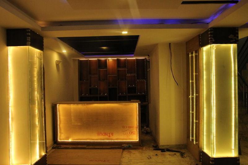 Backyard Hotel Катманду Экстерьер фото