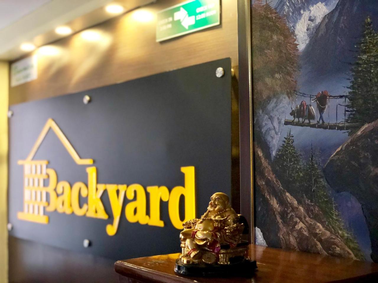Backyard Hotel Катманду Экстерьер фото
